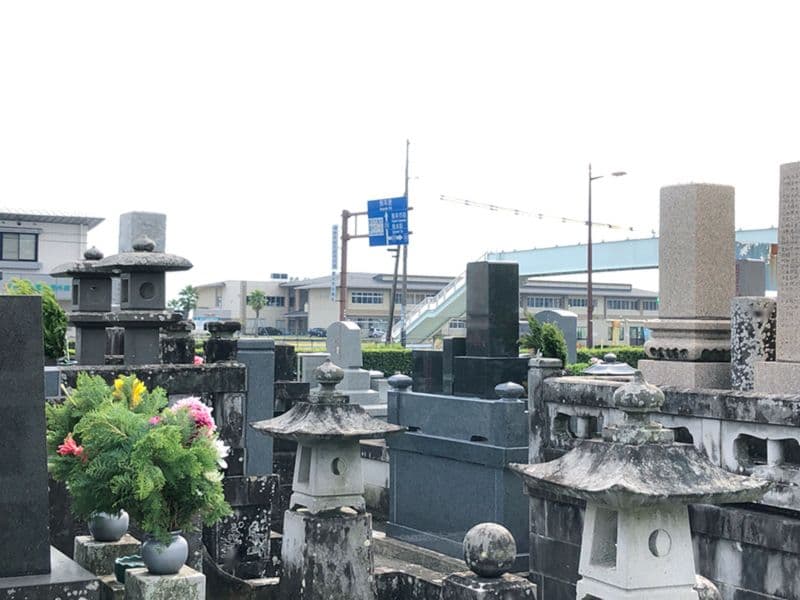 田井城墓地
