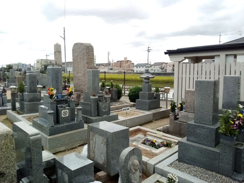 田井城墓地