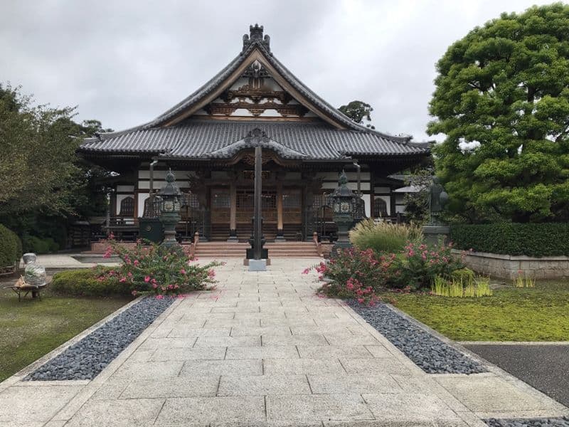 辰巳山墓苑