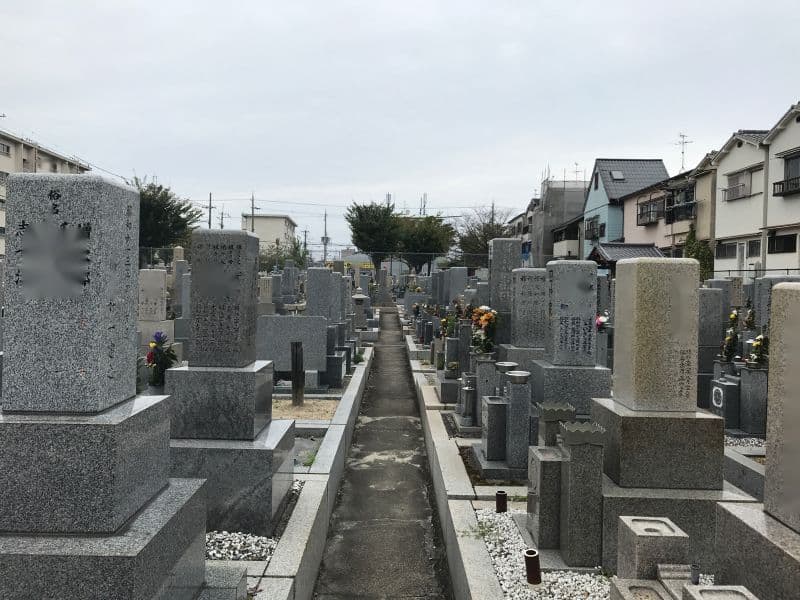 長吉六反・木の本・南木の本共同墓地
