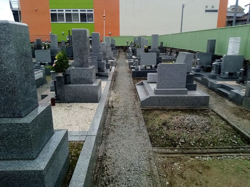 新堂墓地