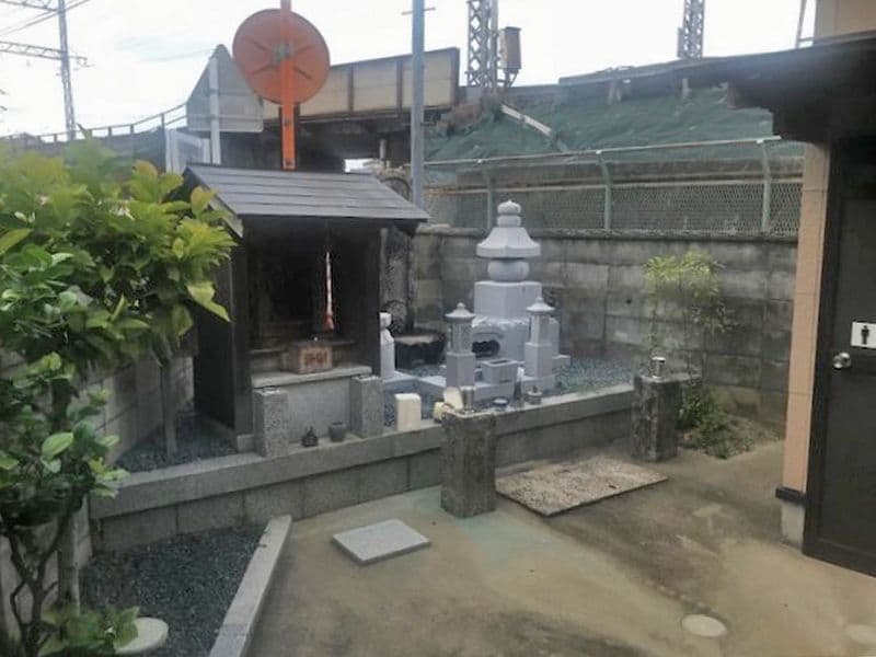 向島西堤共同墓地