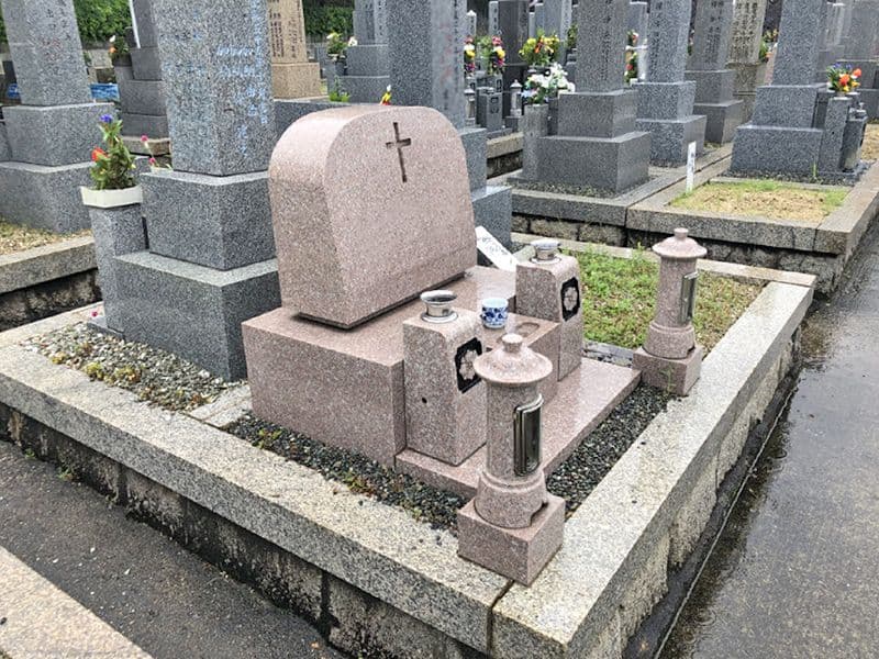日下墓地