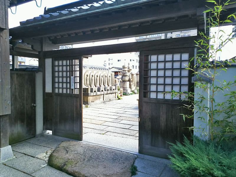 光明寺墓地