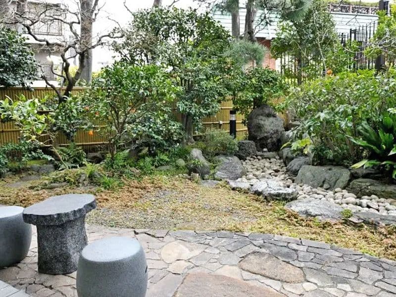 市ヶ谷坂の上堂内廟