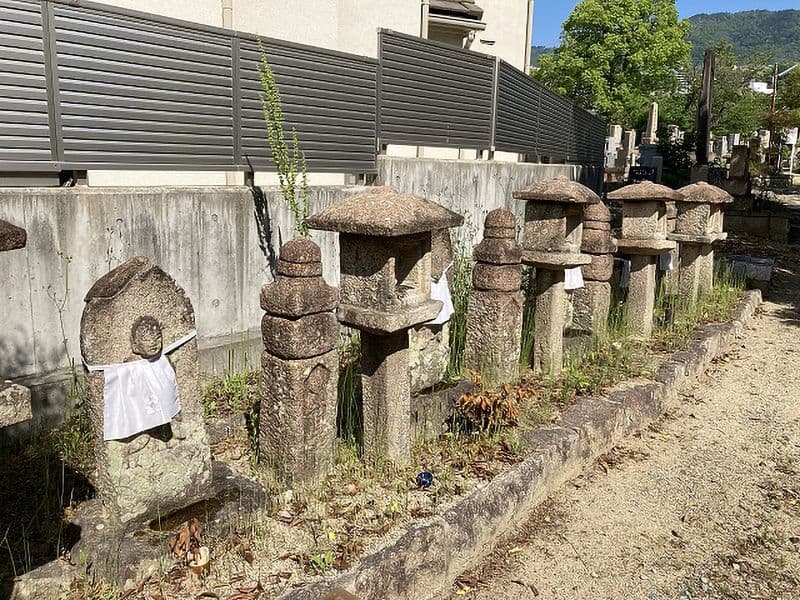 小林墓地
