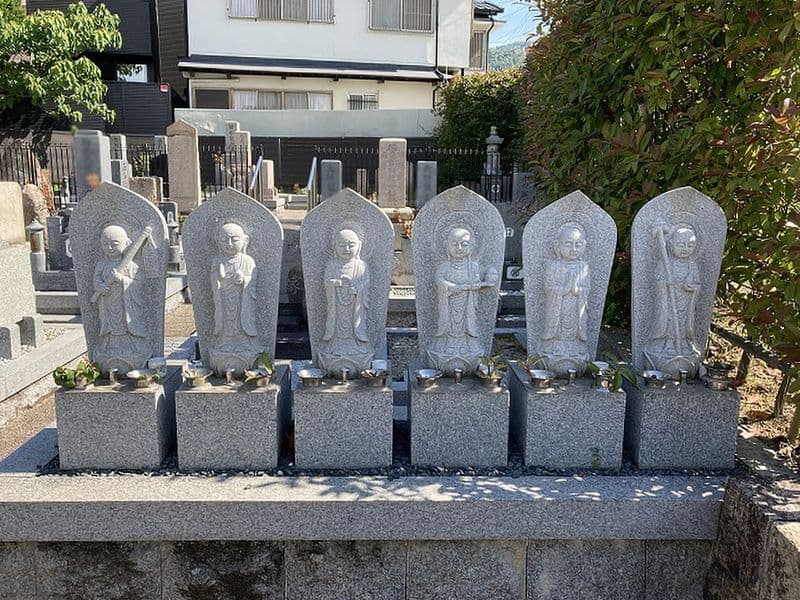 郡家東墓地