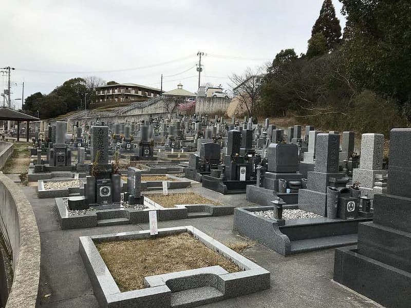 水谷墓地