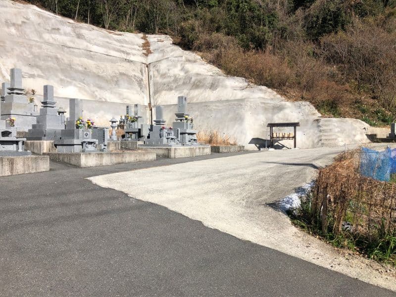 教法寺墓苑