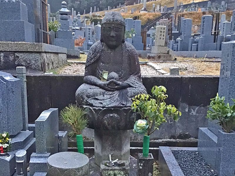 丸山墓地