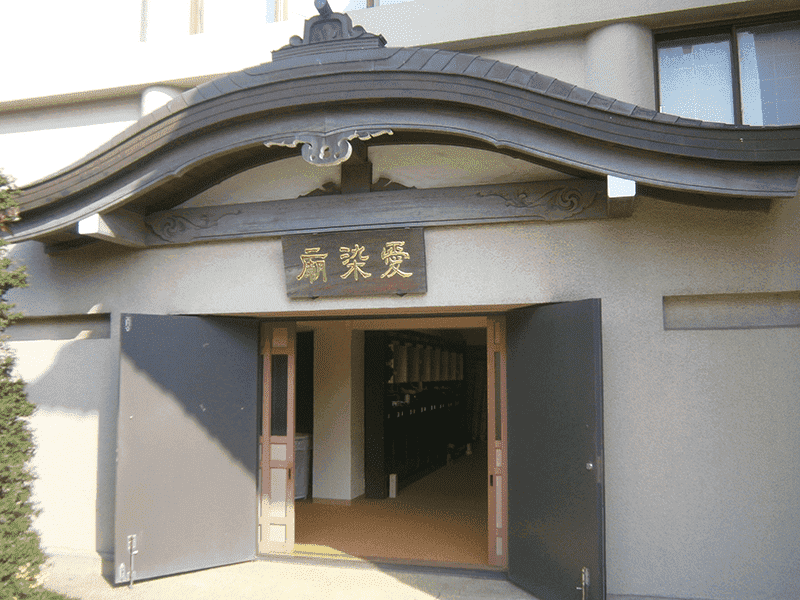 日曜寺墓苑の納骨堂