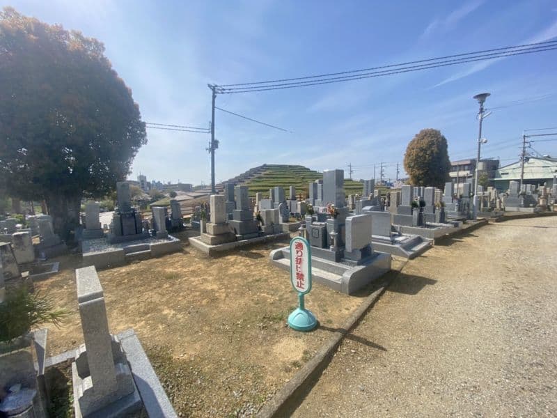土塔町墓地