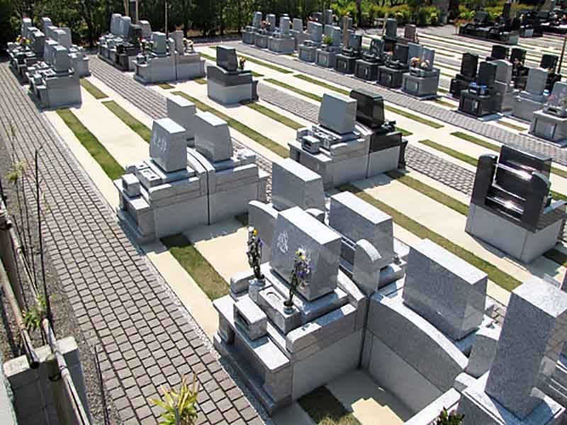 久喜聖地公苑　区画整備された墓域