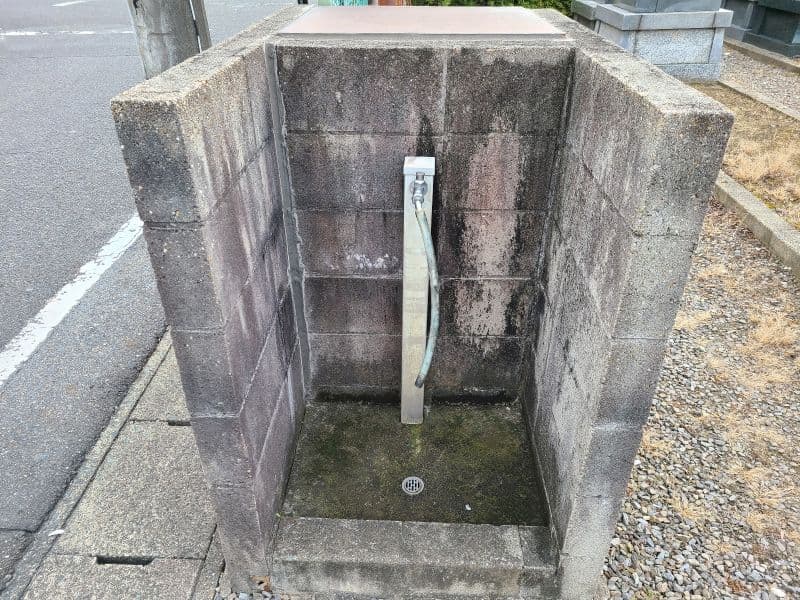 真宗顕真寺墓地