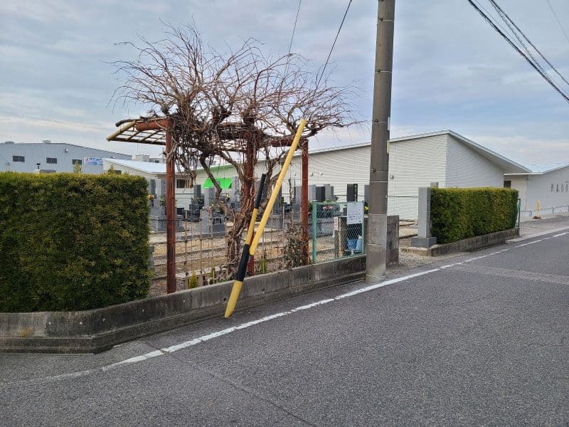 真宗顕真寺墓地