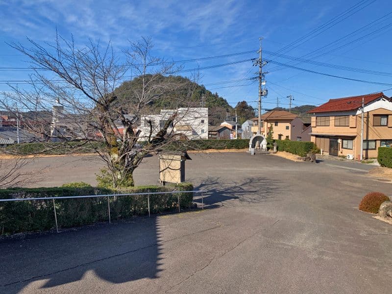 梅龍寺霊苑