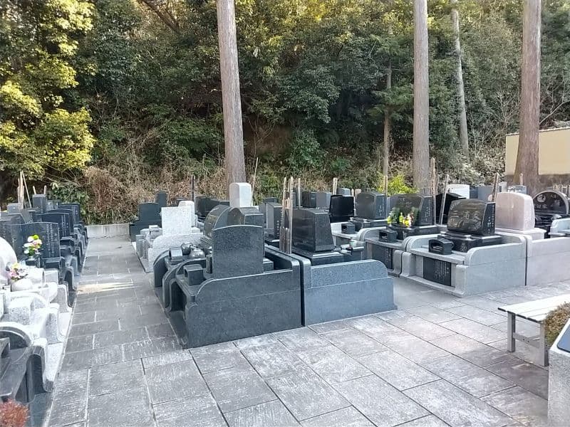 玉澤霊廟