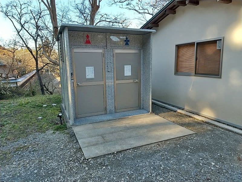 玉澤霊廟