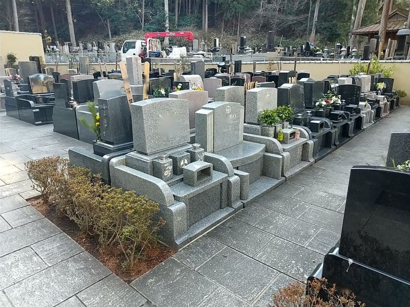 玉澤霊廟