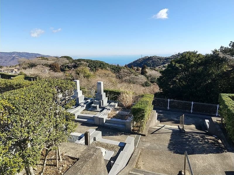 熱海日金山霊園
