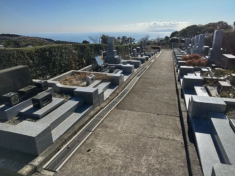 熱海日金山霊園