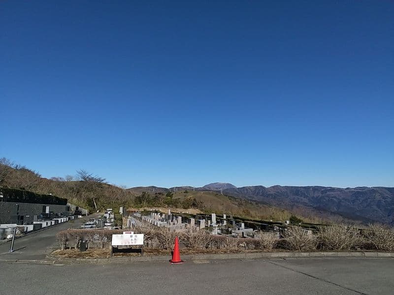 熱海日金山霊園