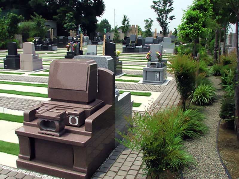 久喜聖地公苑　広い墓域