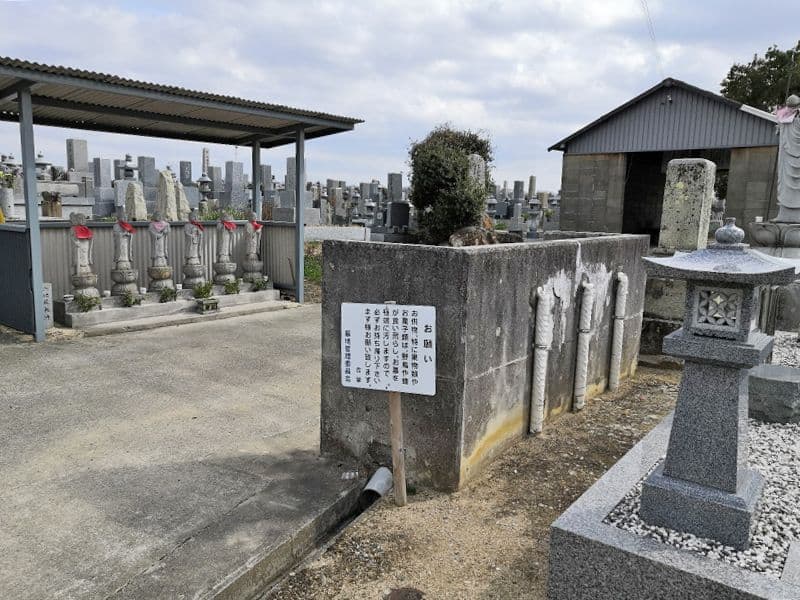 神出南墓地