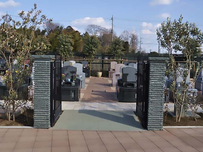 西上尾メモリアルガーデン　入り口から見た風景