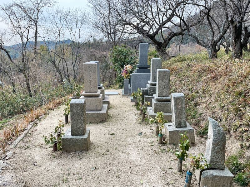 玉野市営 荷場墓地