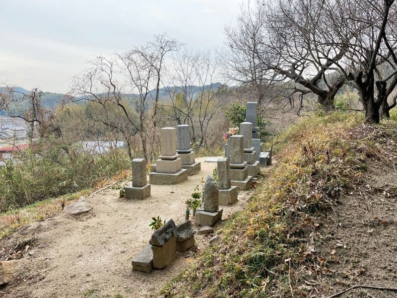 玉野市営 荷場墓地