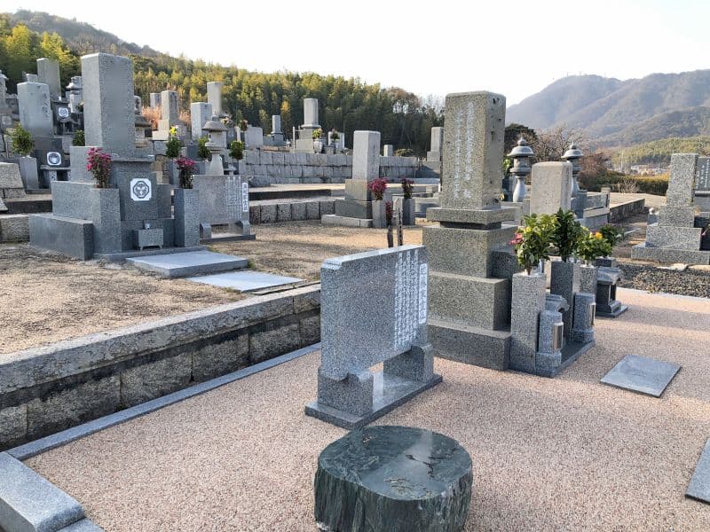 玉野市営 山田中西墓地