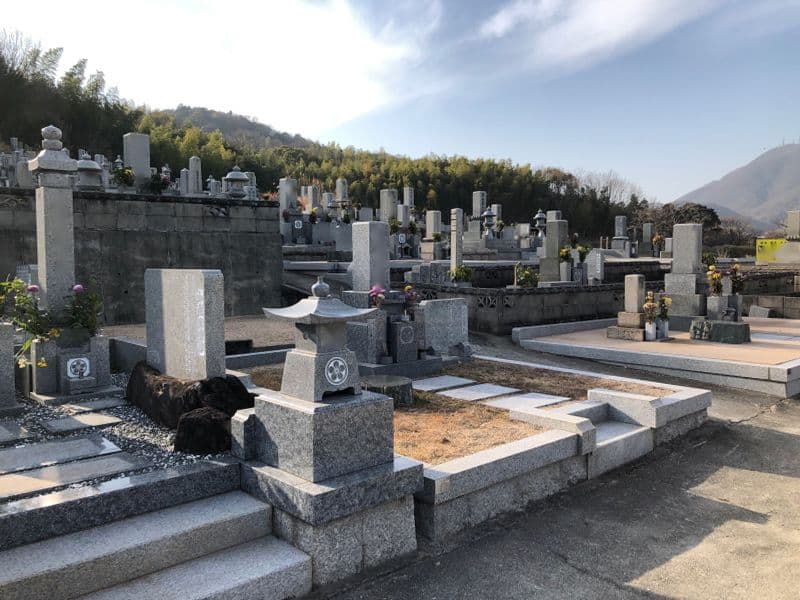 玉野市営 山田中西墓地
