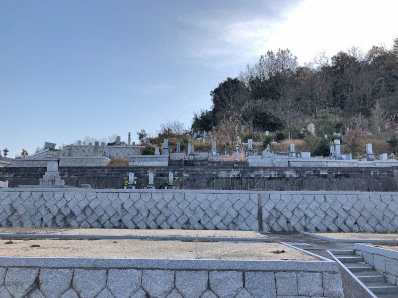 玉野市営 山田長間越墓地