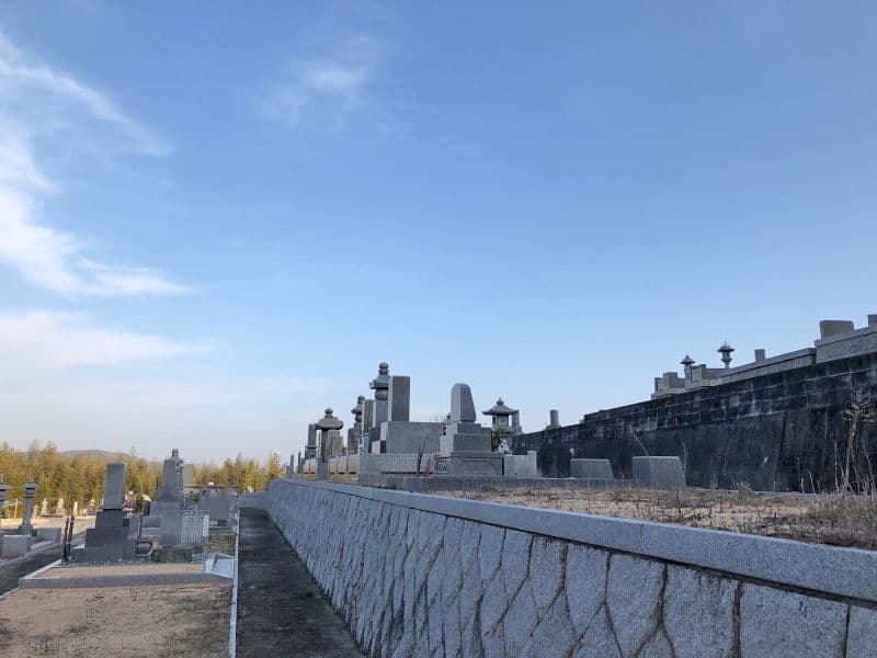 玉野市営 山田長間越墓地