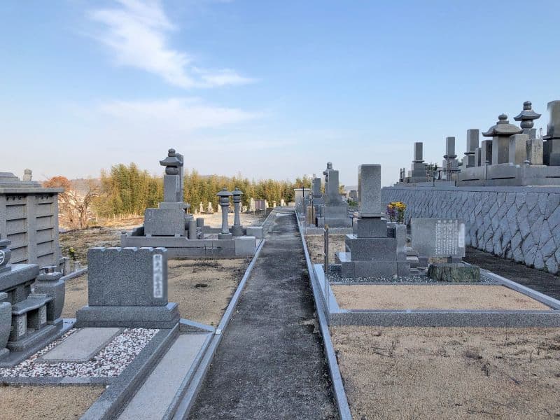 玉野市営 山田長間越墓地