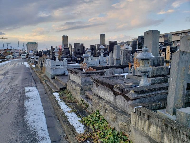 蛇田上中埣墓地