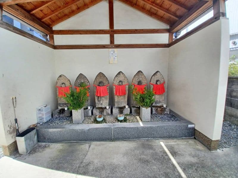 蔵人墓地