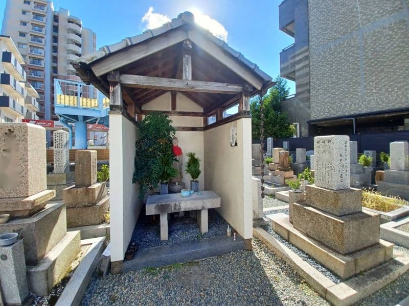 蔵人墓地