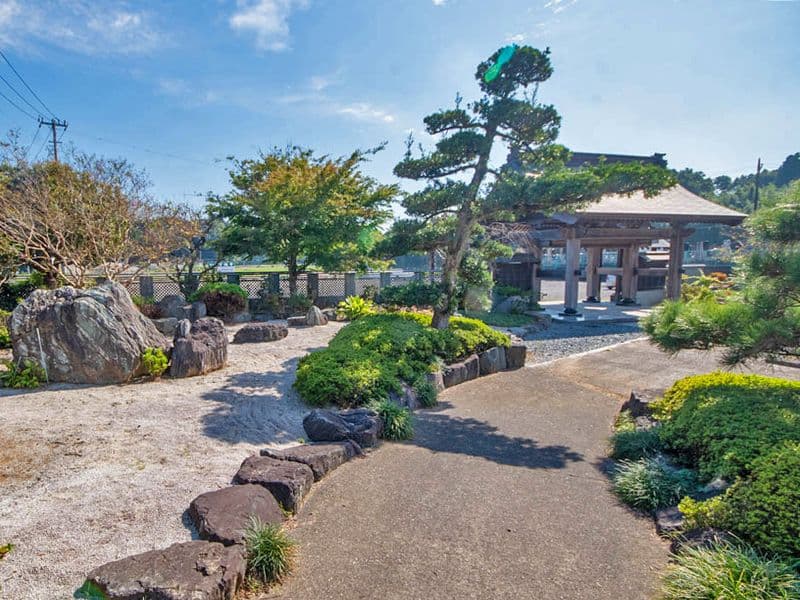 綺麗に管理された境内