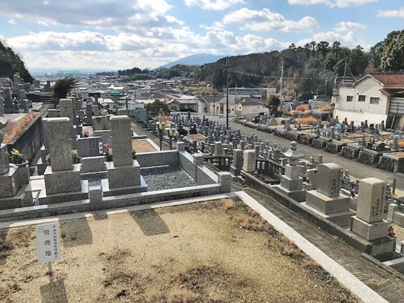 香滝共同墓地