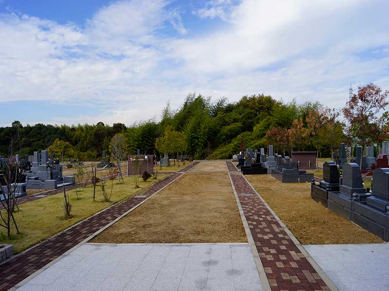 桃の郷霊園　園内風景
