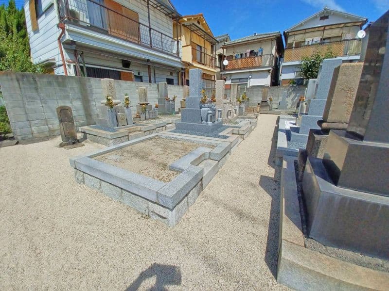 庄屋墓地