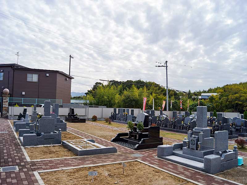 桃の郷霊園　和型・洋型墓石
