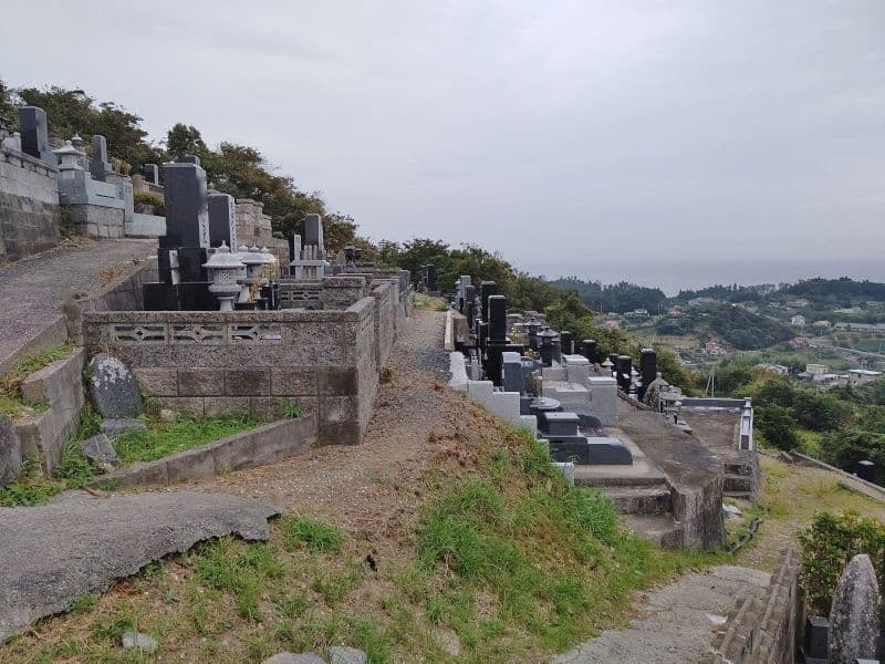 向ケ森共蔡墓地