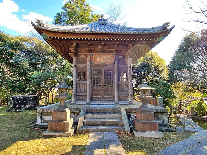 法性寺 のうこつぼ