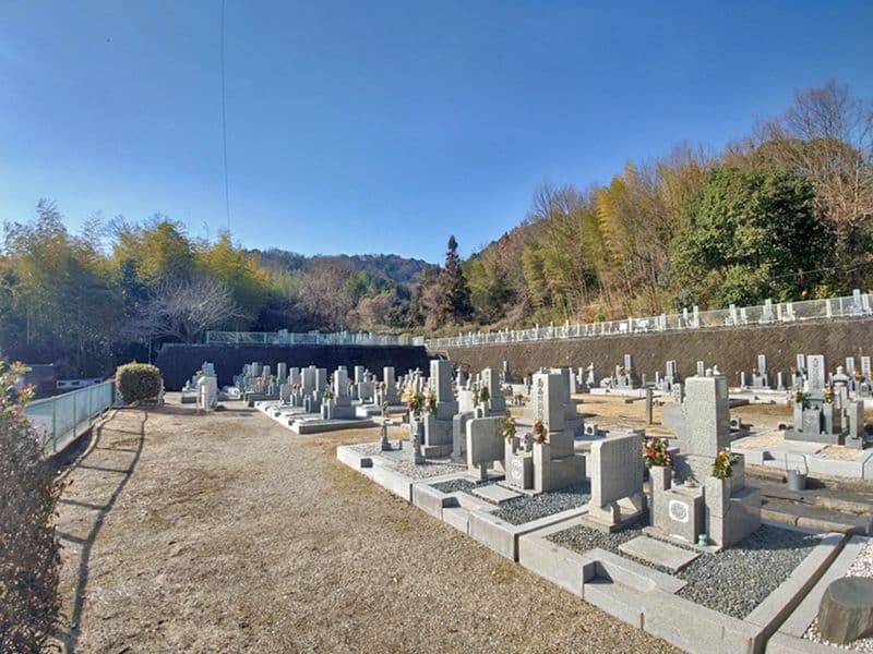 矢田えびす墓苑