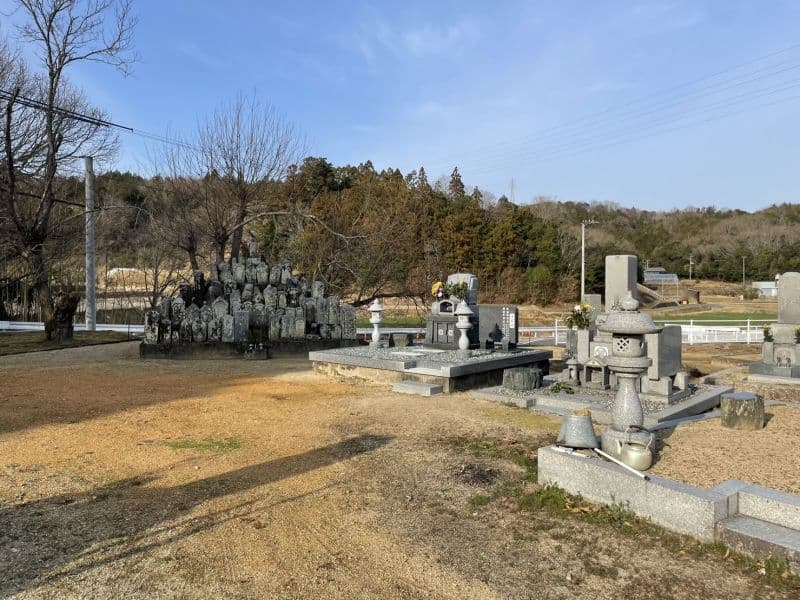 川東墓地