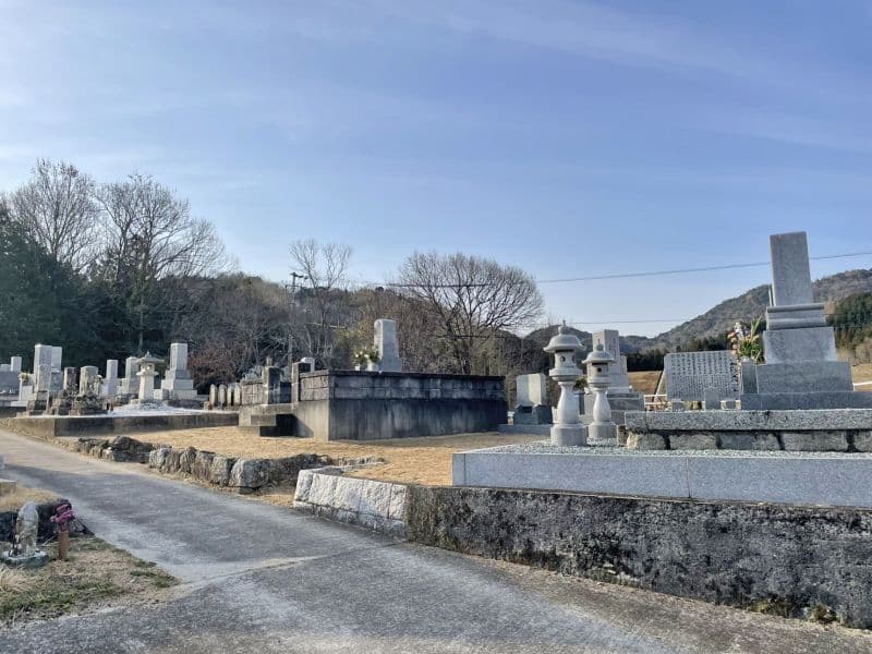 川東墓地