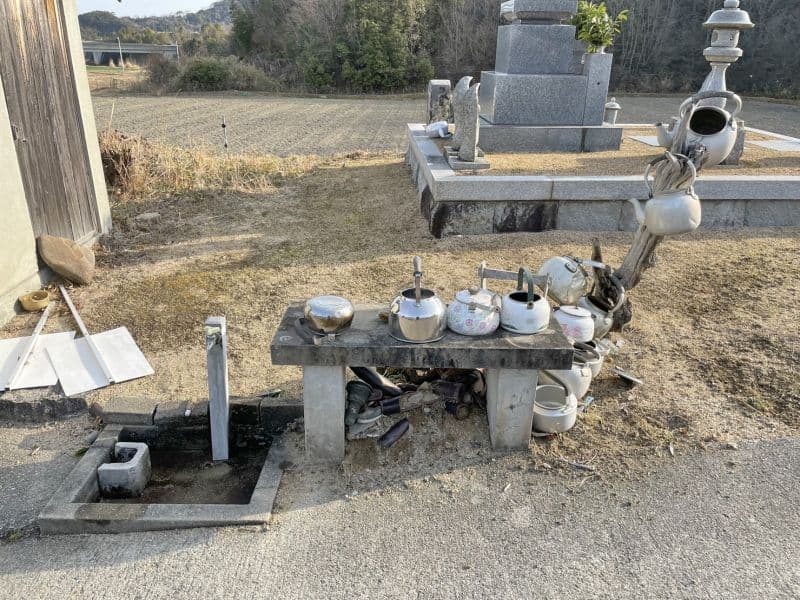 川東墓地